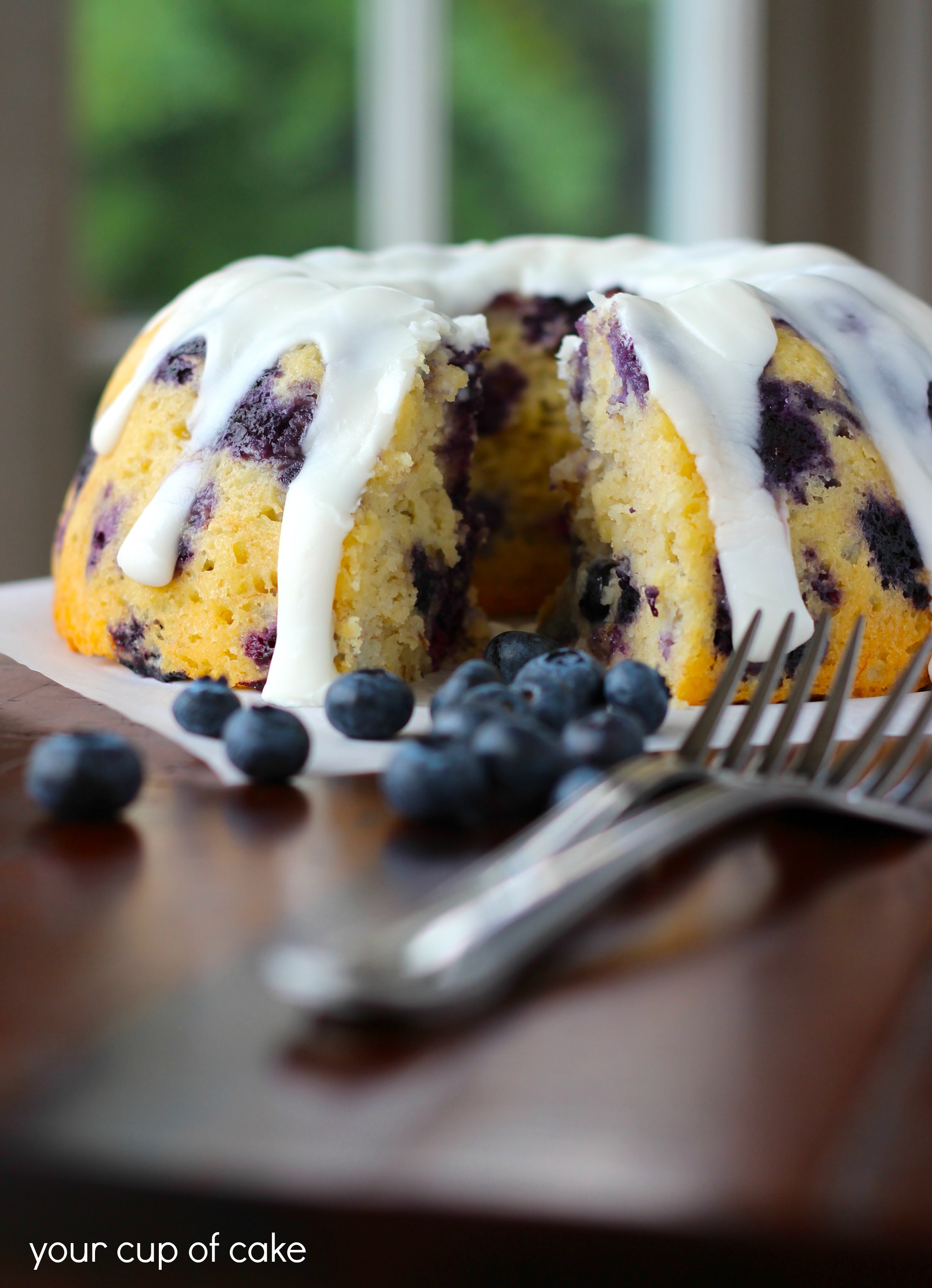 banana blueberry crumb cake