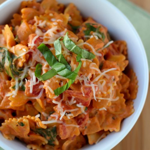 Creamy Tomato Basil Pasta with Spinach