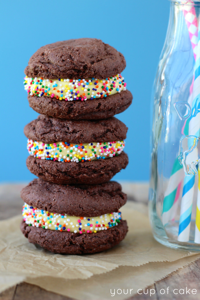 REVIEW: Limited Edition Chocolate Confetti Cake Oreo Cookies - The  Impulsive Buy