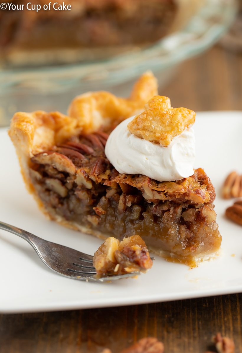 How to Make a Foolproof Flaky Pie Crust - Mom Loves Baking